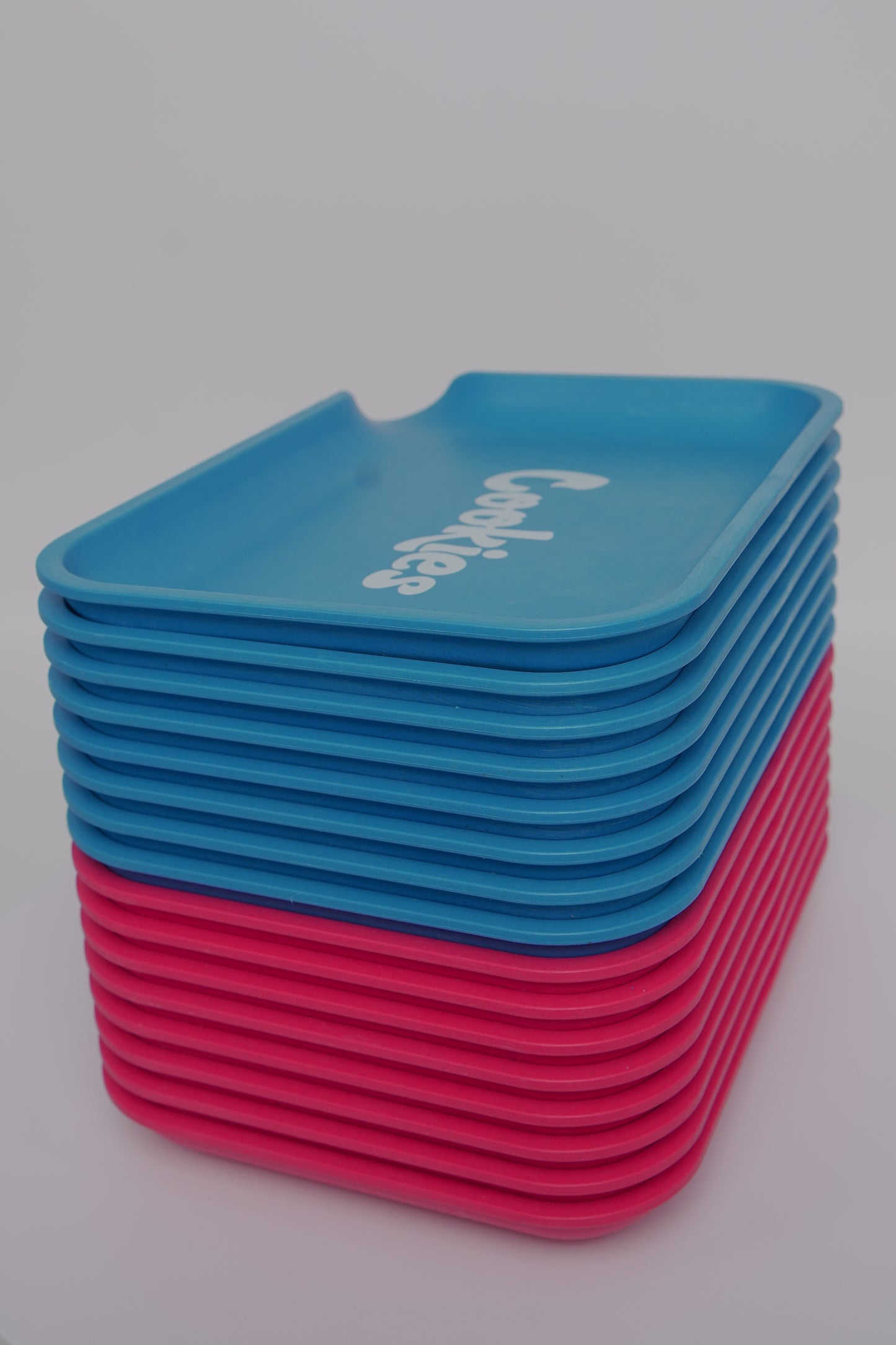 SANTA CRUZ SHREDDER | Assorted Branded Hemp Tray | 16 Pack