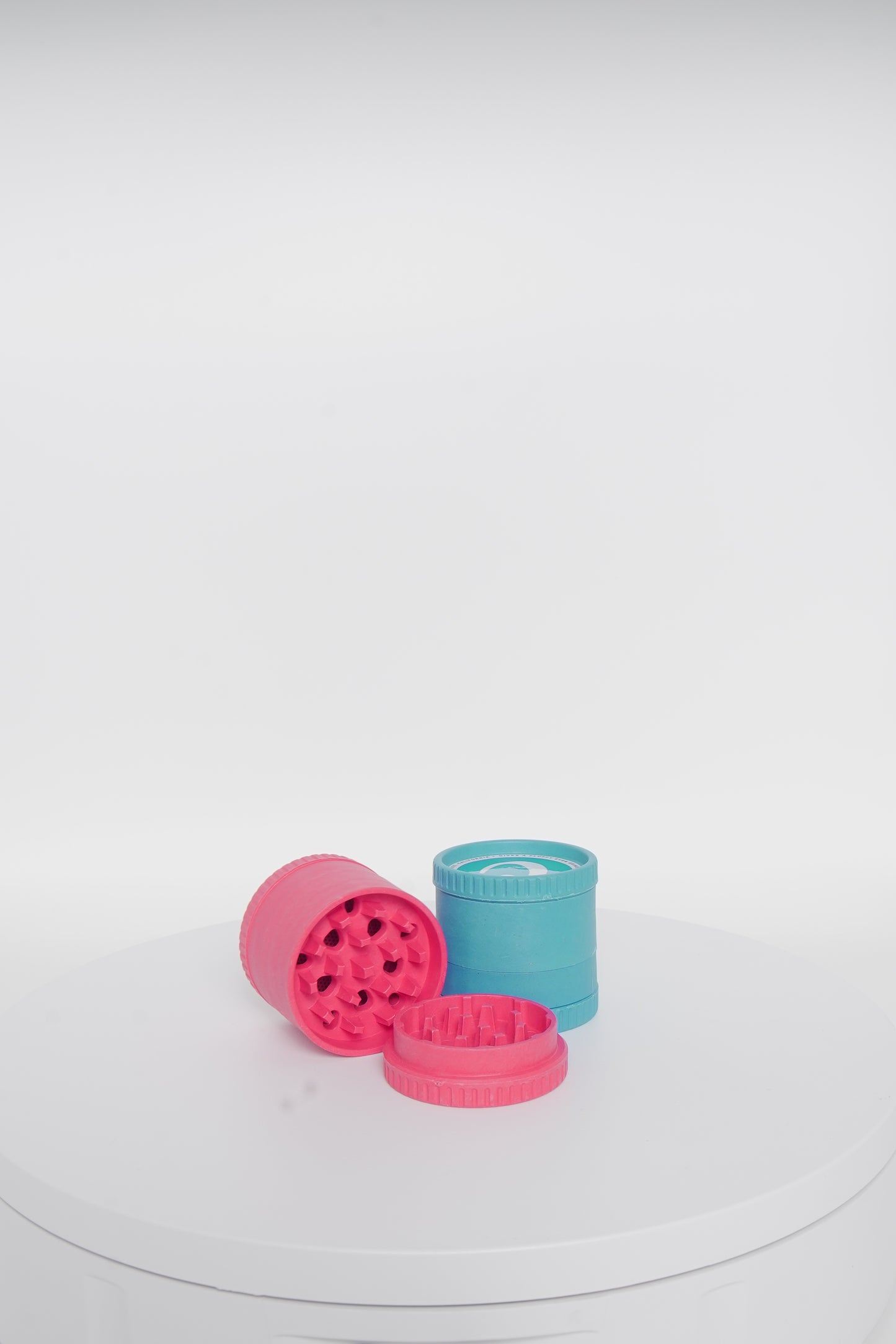 Santa Cruz Shredder | COOKIES Hemp 4-Piece Grinder | 16 Pack