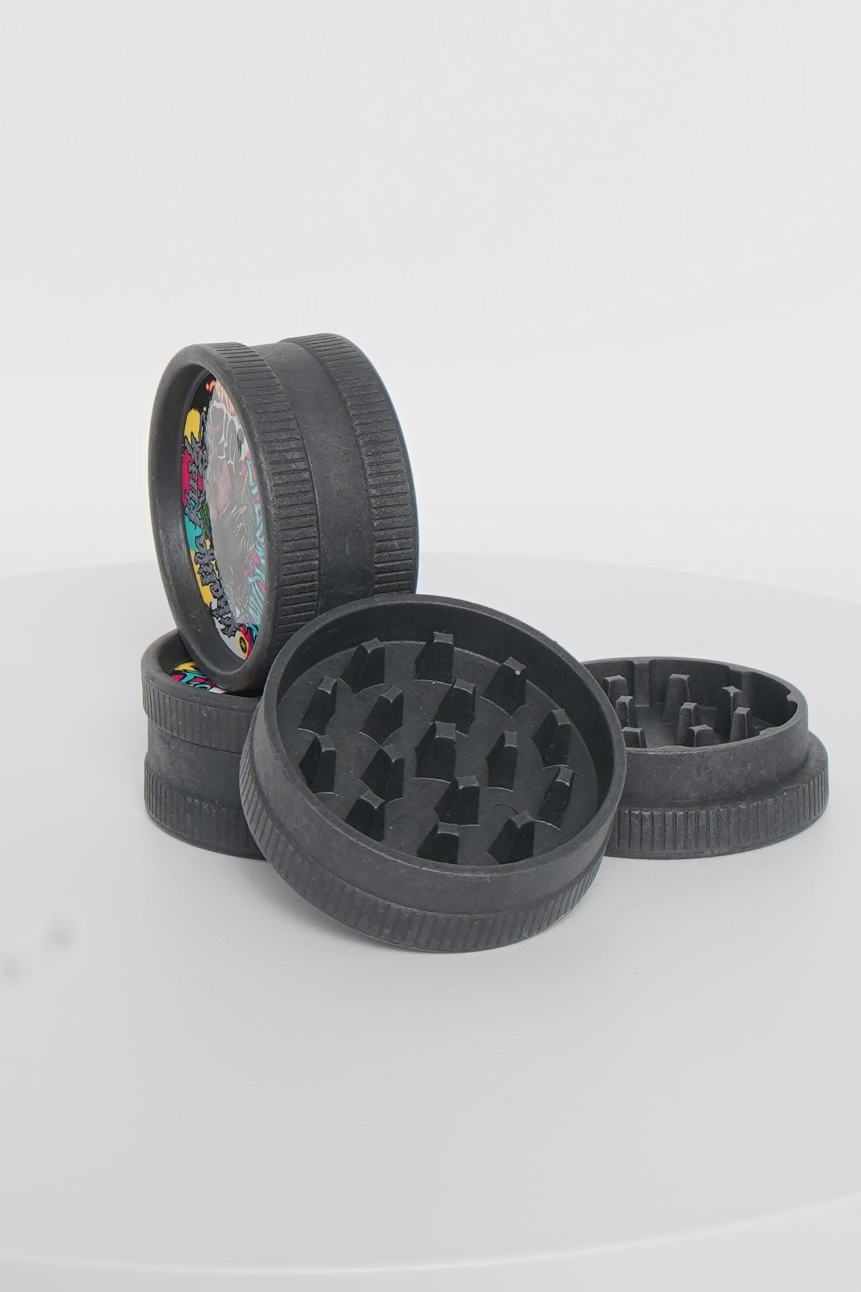 Santa Cruz Shredder | KHALIFA KUSH Hemp 2-Piece Grinder | 24 Pack