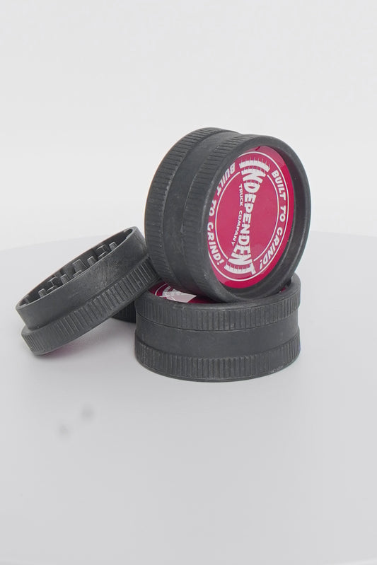 Santa Cruz Shredder | INDEPENDENT Hemp 2-Piece Grinder | 24 Pack